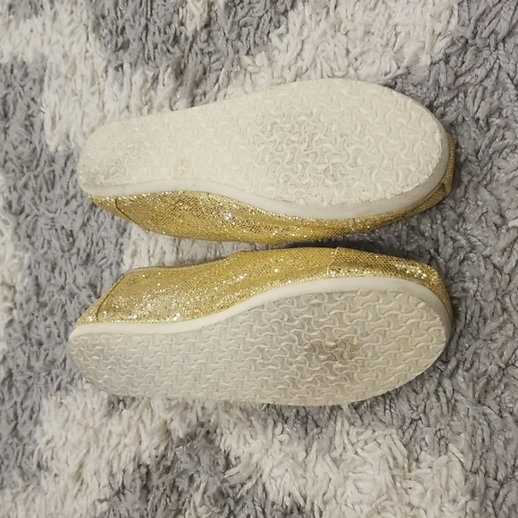 TOMS Gold Glitter Classic Alpargata Girls 3 - Picture 4 of 6